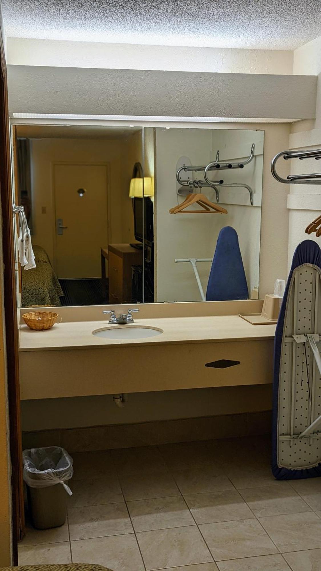 Budget Host Inn Henderson Esterno foto